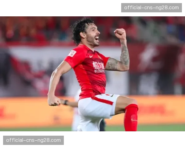 官方：皇马与门将库尔图瓦完成续约，球员大幅降薪留队